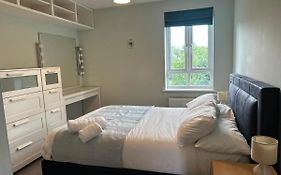 Cosy 2 Bedrooms 2 Bathrooms